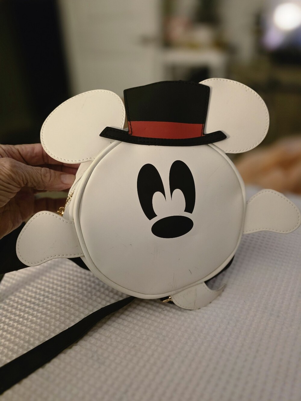 DISNEY BIOWORLD GLOW IN DARK White MICKEY Crossbody Bag with Black Hat Accent